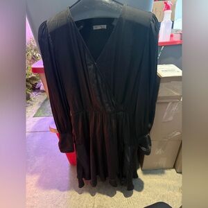 Elegant Black Long-Sleeve Dress p23